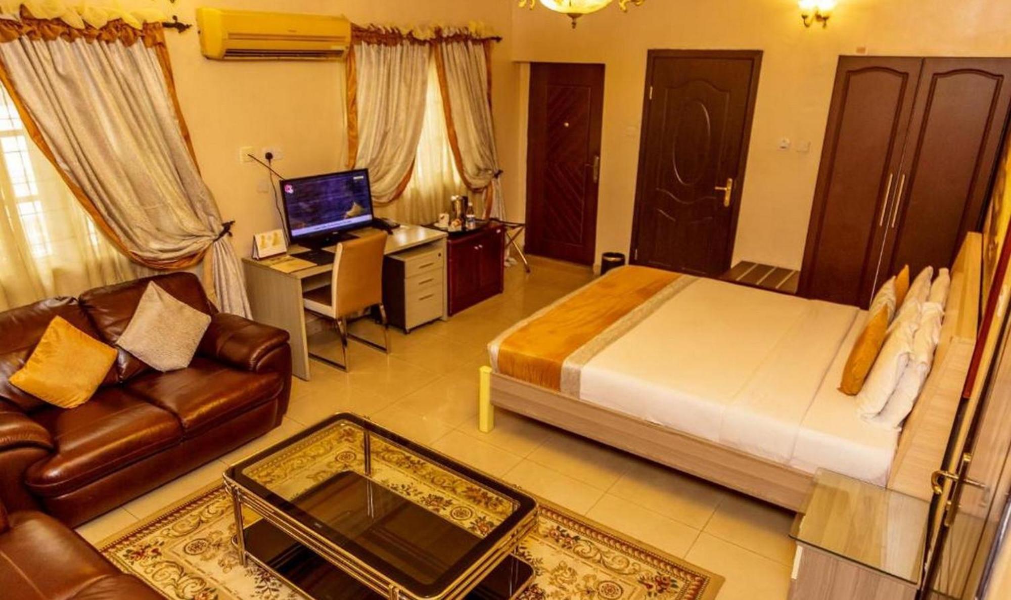 Room In Lodge - Apartment Royale Hotel-3 Bd Apartment Ikeja Exterior foto