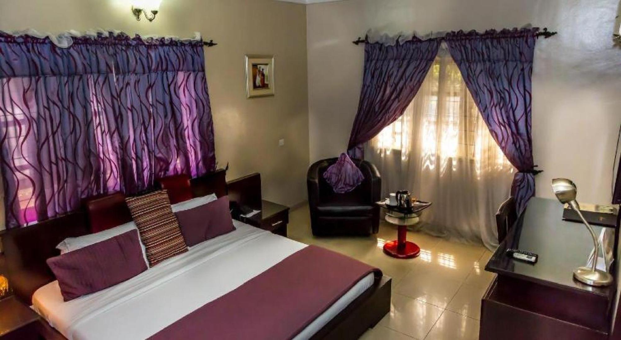 Room In Lodge - Apartment Royale Hotel-3 Bd Apartment Ikeja Exterior foto