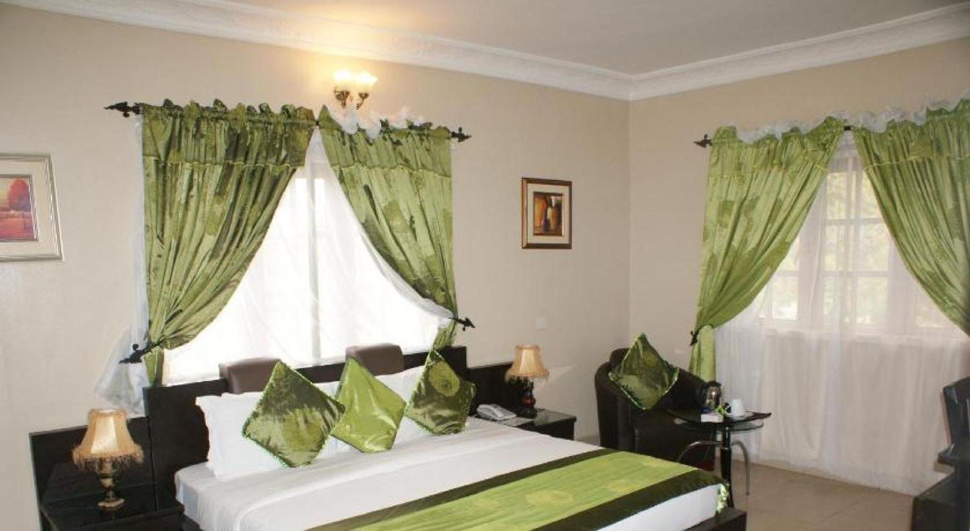 Room In Lodge - Apartment Royale Hotel-3 Bd Apartment Ikeja Exterior foto